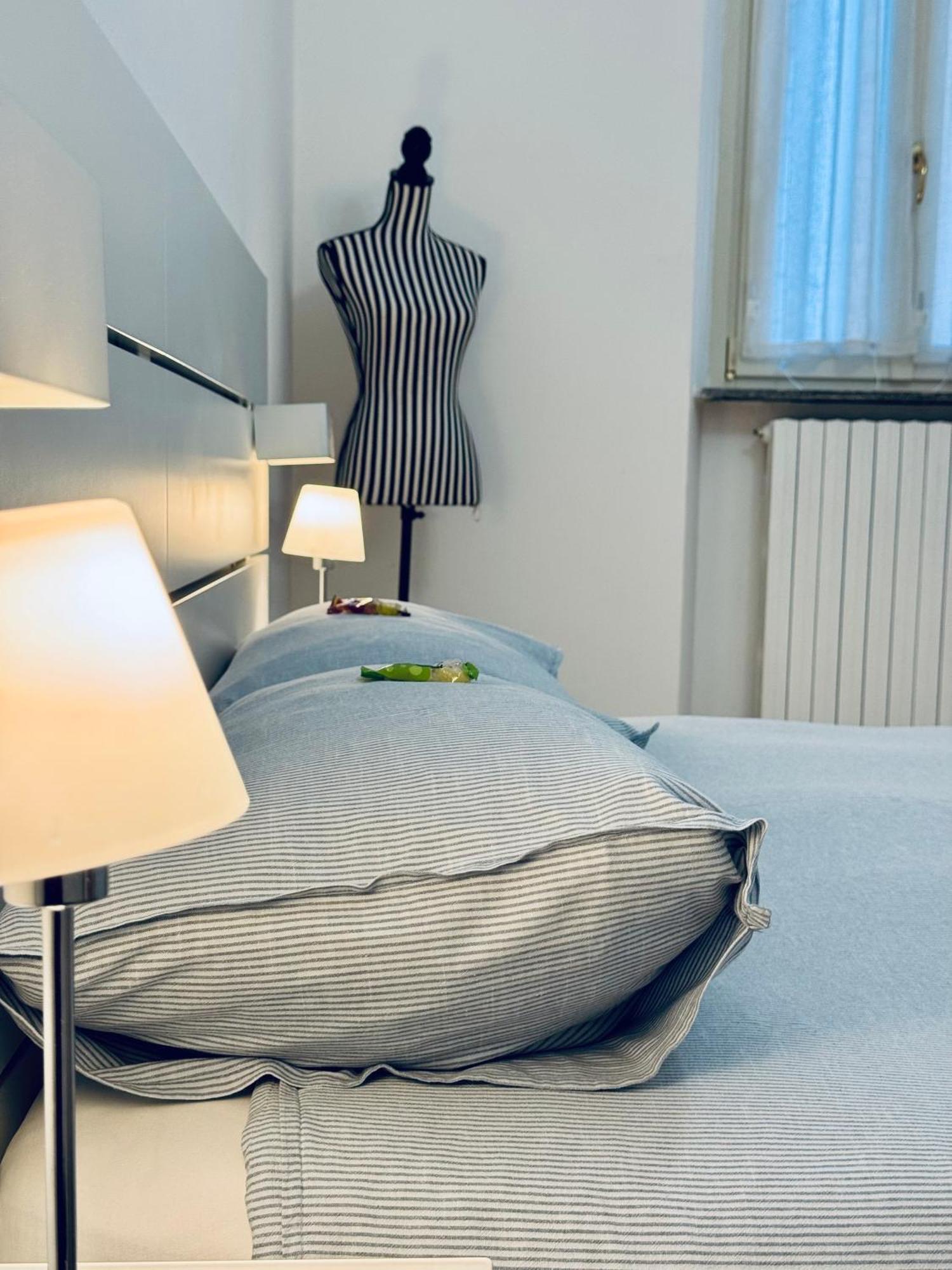 Wanderlust Splendido Appartamento In Centro Pavia Buitenkant foto